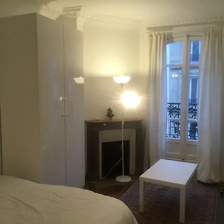 5 Minutes Champs Elysees Flat アパート パリ